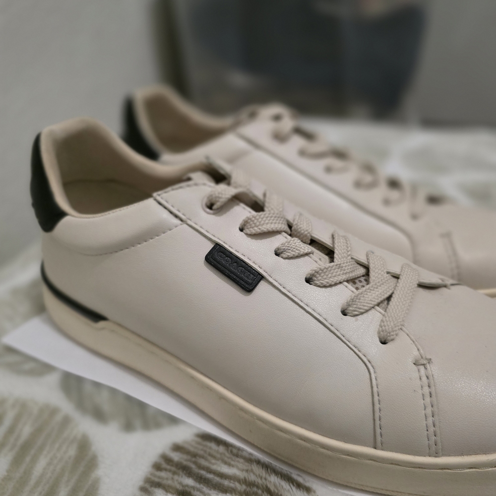 Coach Men's Cream and Black Sneakers